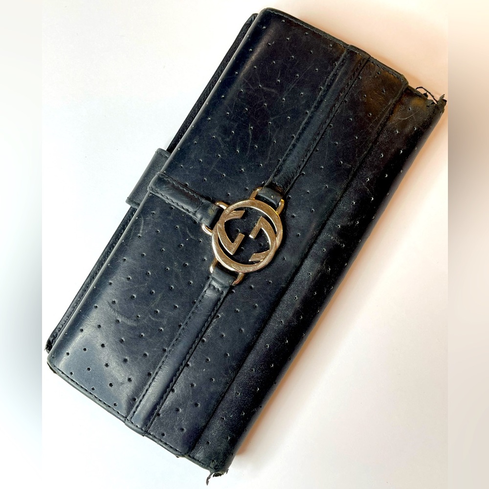 GUCCI WALLET - USED